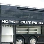 Horse Jumping - Texte